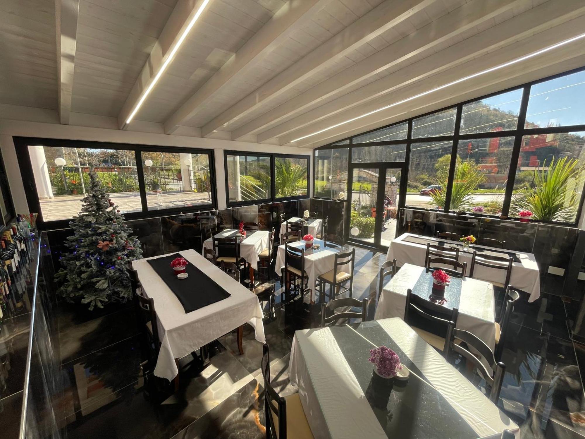 Hotel Bar Restaurant Mete Peshkepi Luaran gambar